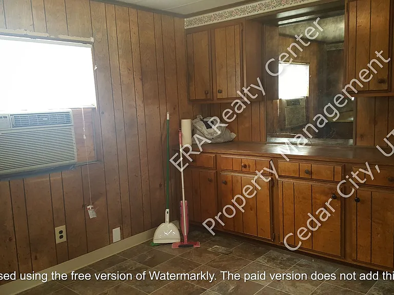 439 N 600 W #1-20 — Photo 3