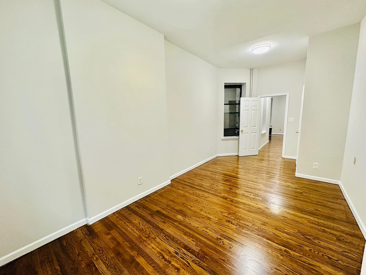 228 West 24th Street — Photo 2