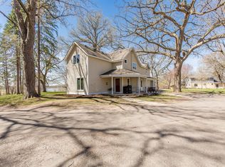 211 Gramsie Rd, Shoreview, MN 55126