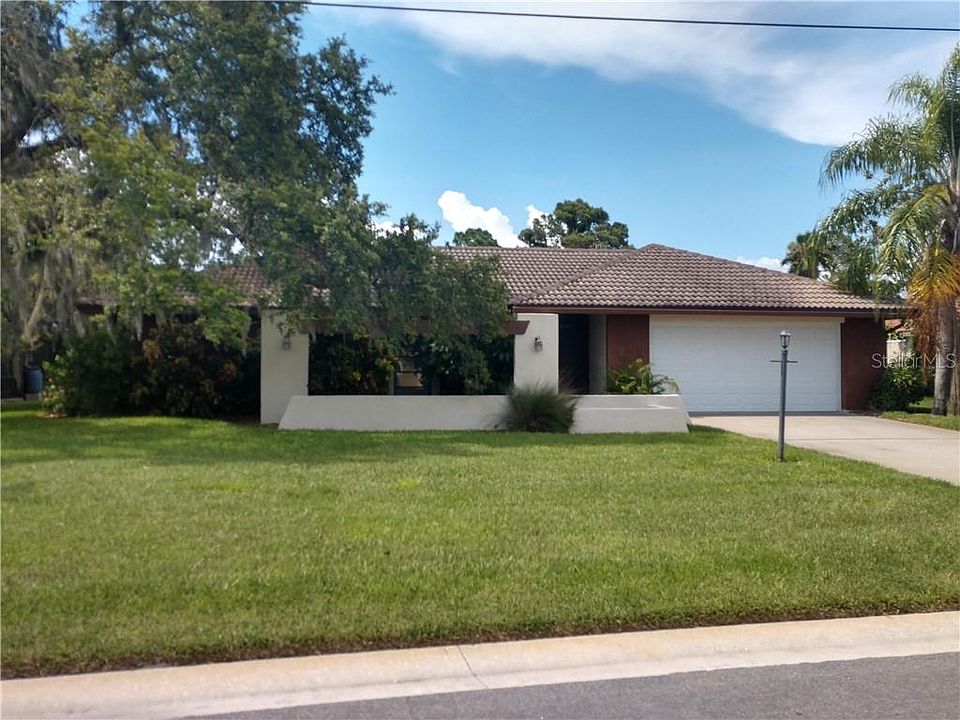 1st image of 323 Rubens Dr
