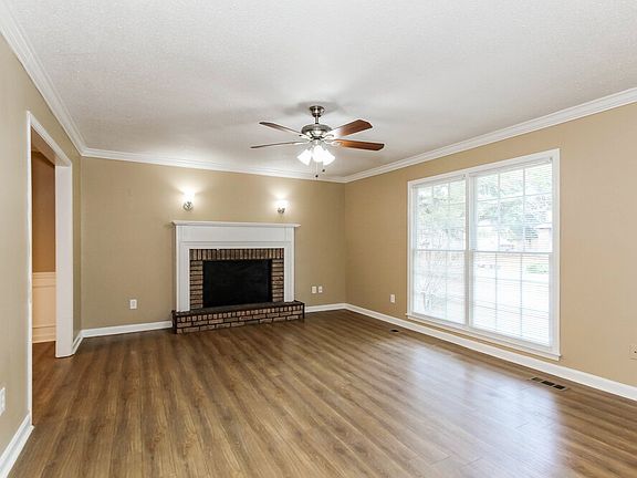 5th image of 1233 Willow Creek Pl