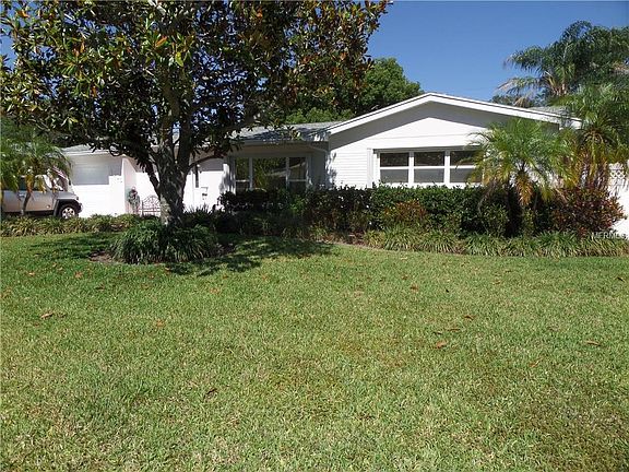 3rd image of 2103 Robinson Dr N