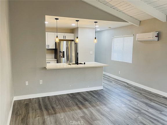 3rd image of 1054 W 23rd St