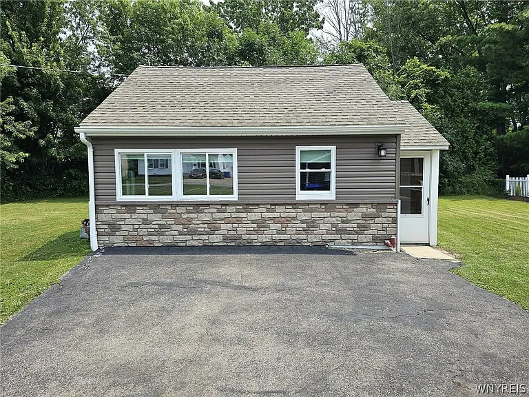 6183 Wright Pl — Photo 1