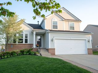 875 Canyon Creek Dr, Holly, MI 48442