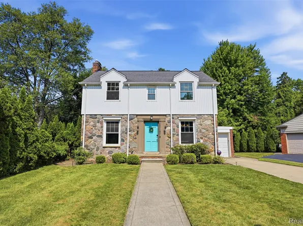 27145 Eldorado Pl, Lathrup Village, MI 48076