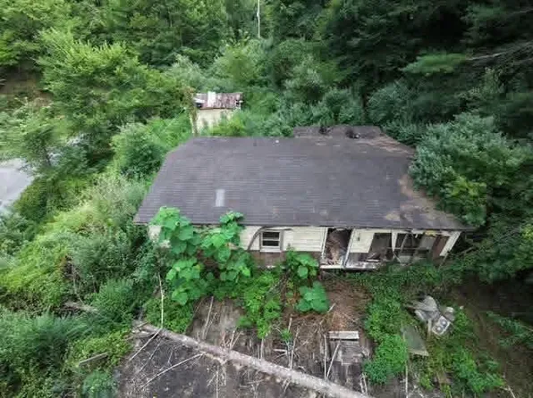 1238 Hurley Runyon Rd, Vansant, VA 24656