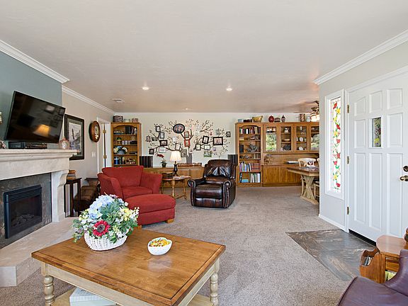 2nd image of 1823 Lodi Gln