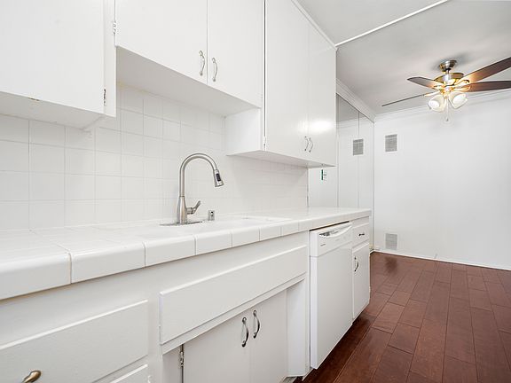 5th image of 426 S Rexford Dr APT 5