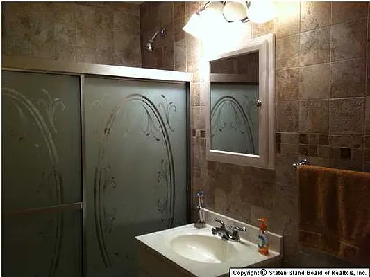 Sold by Robert DeFalco Realty | media 23