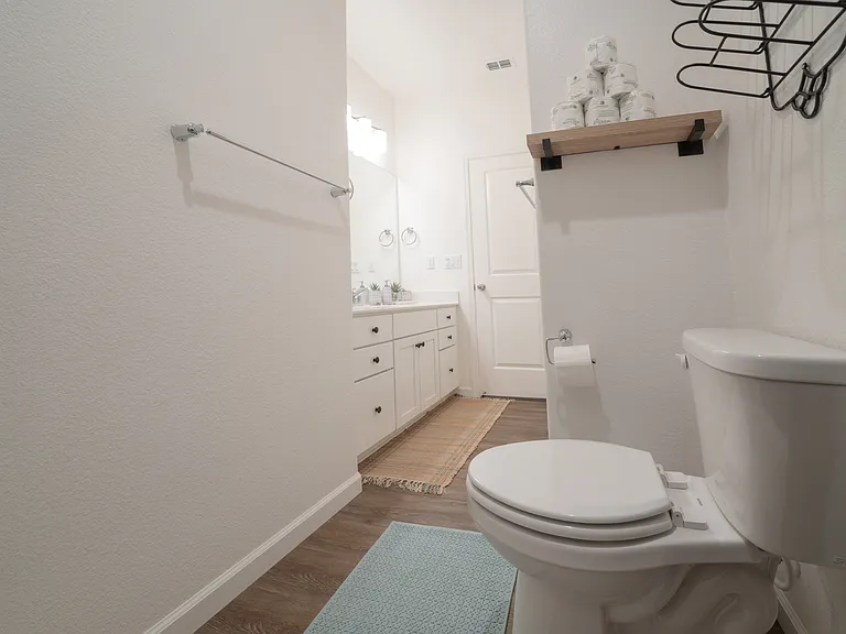 2427 Creekview Dr — Photo 45