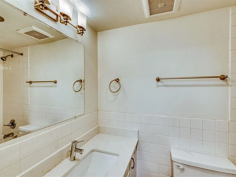 Irvington Apartments — Photo 8