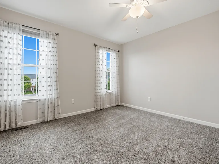 2305 Pointe View Dr — Photo 23