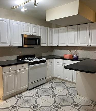 3rd image of 108 Outlook Ave