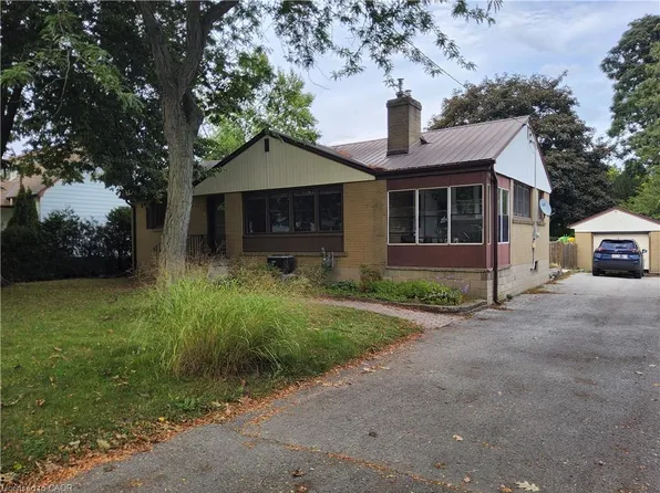 33 Lee Ave, Norfolk County, ON N3Y 3K3