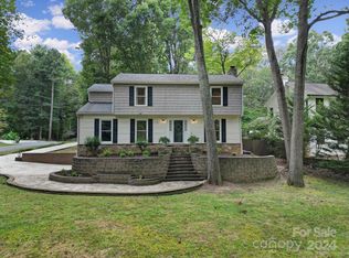 5601 Lancelot Dr, Charlotte, NC 28270