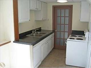 2nd image of 304 S Avery Rd