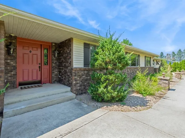235 Gypsy Ln, Robins, IA 52328