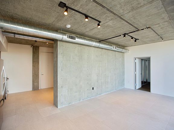 4th image of 4075 Park Blvd APT 707
