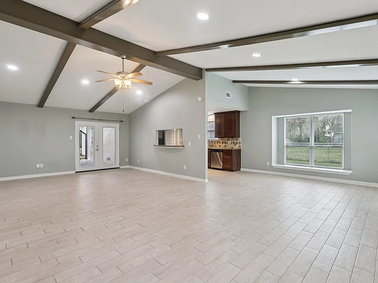 3919 Galway Ln — Photo 9