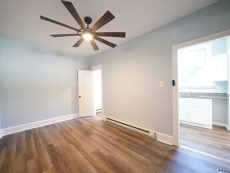 402 N Church St — Photo 12
