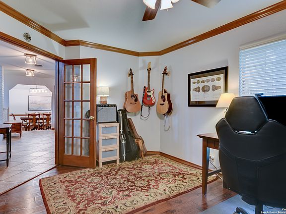5th image of 15606 Doe Haven