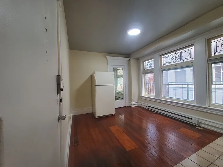 1639 W Turner St — Photo 12