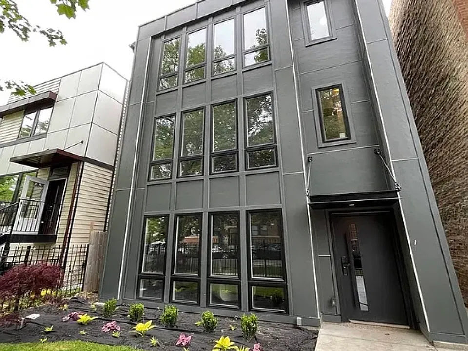 6150 S Saint Lawrence Ave N #1