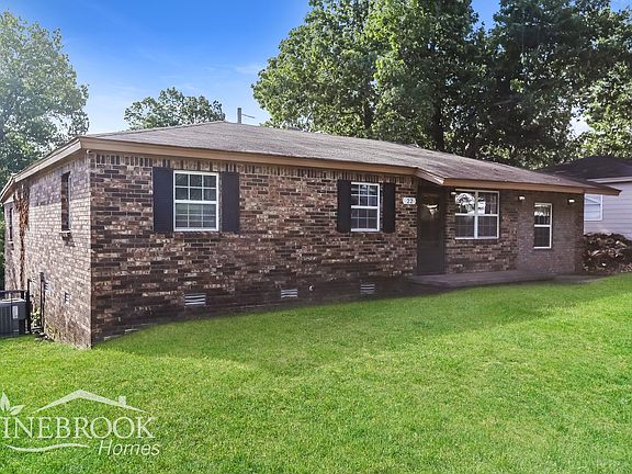 2nd image of 22 Somerset Dr