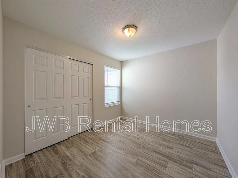8498 McGirts Village Ln — Photo 7