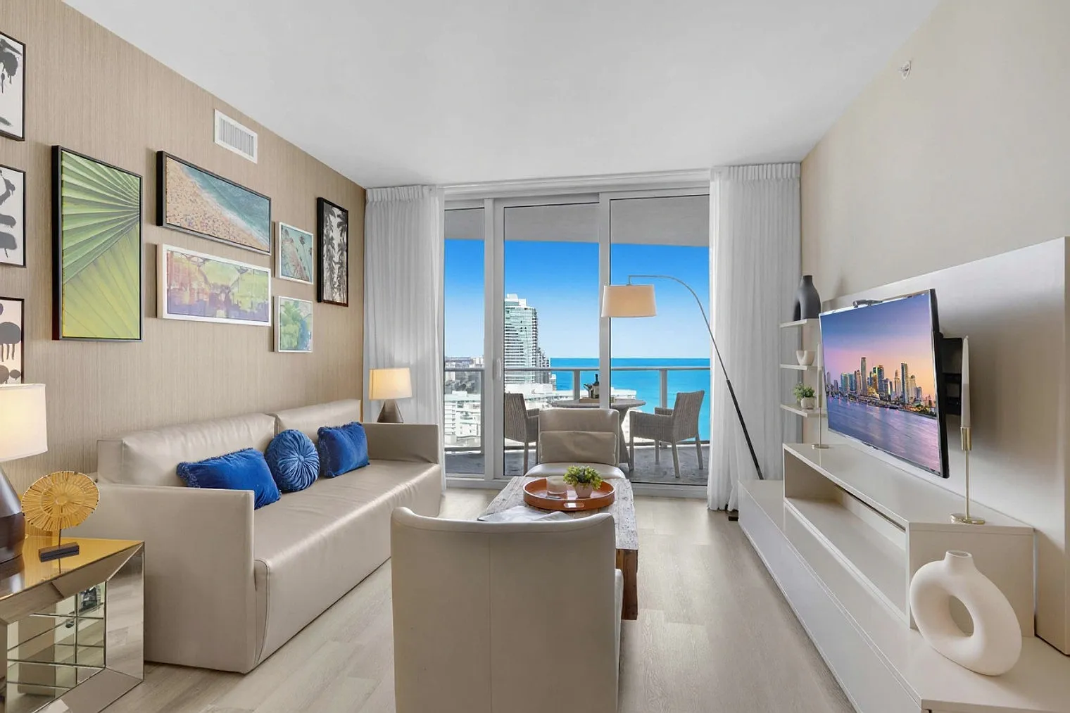 2 bed, 2.0 bath, 1097 sqft, $4,869 — Photo 1
