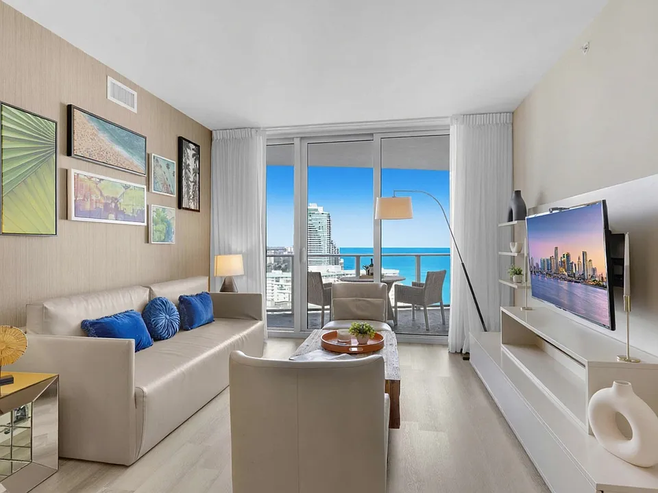 4111 S Ocean Dr #1-ID1227543P
