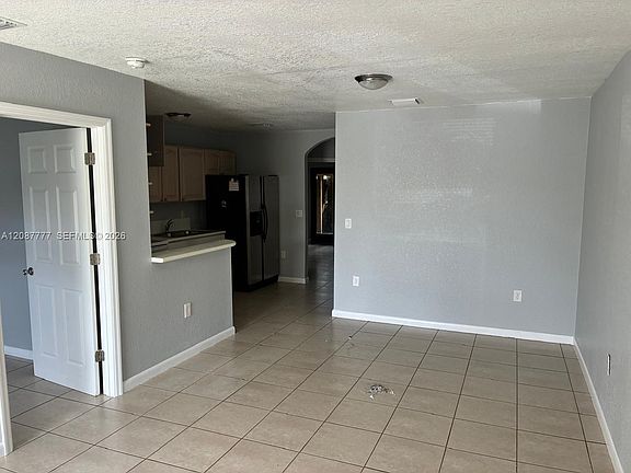 5th image of 28009 SW 143rd Ct