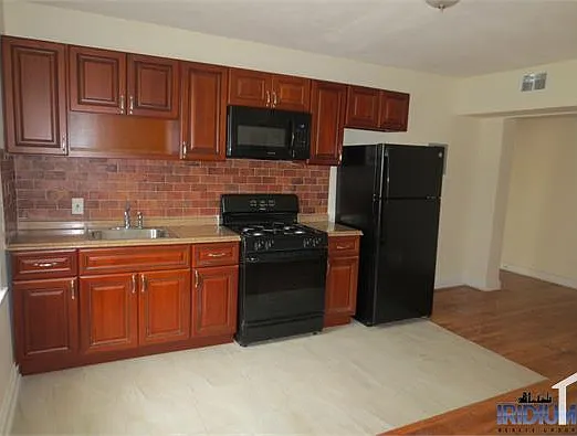 166 Chancellor Ave #4 — Photo 1