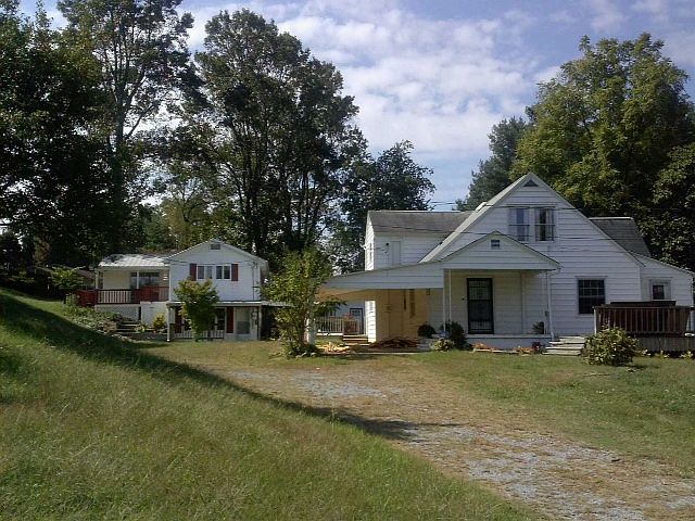 1st image of 118 Buck Van Huss Dr #2