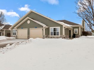 671 Ridgeview Ct, Lake Geneva, WI 53147