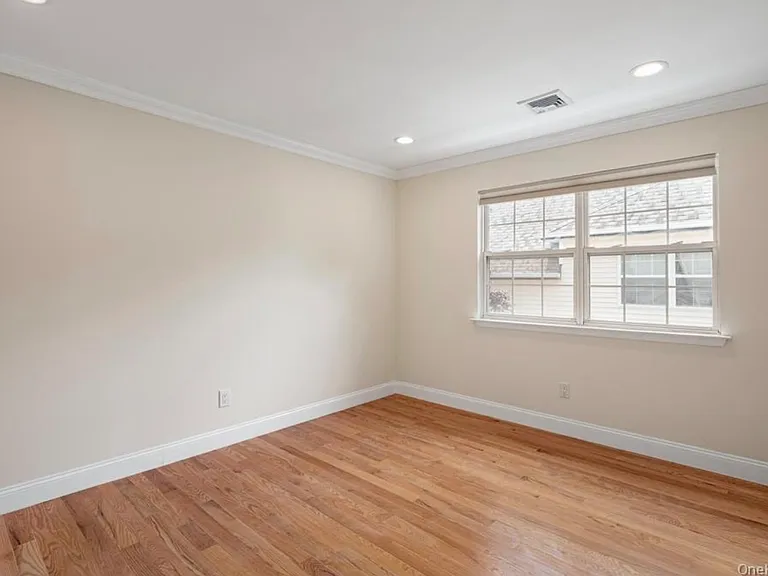 23 Honeysuckle Ct — Photo 9
