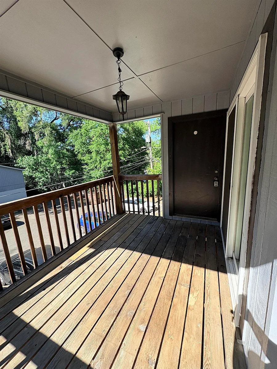 Building Photo - 1530 Live Oak Dr #C4