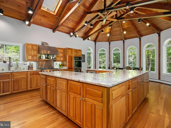 20100 New Hampshire Ave, Brinklow, MD 20862