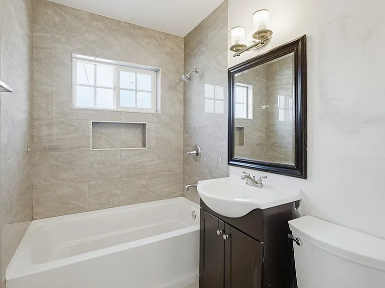 4253 1/2 Altadena Ave #1/2 — Photo 9