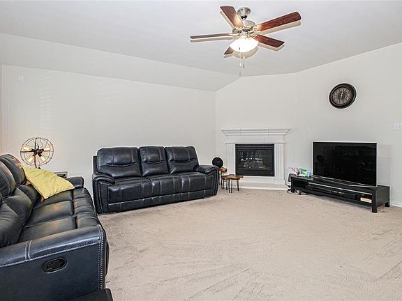 5th image of 1816 Outpost Creek Ln