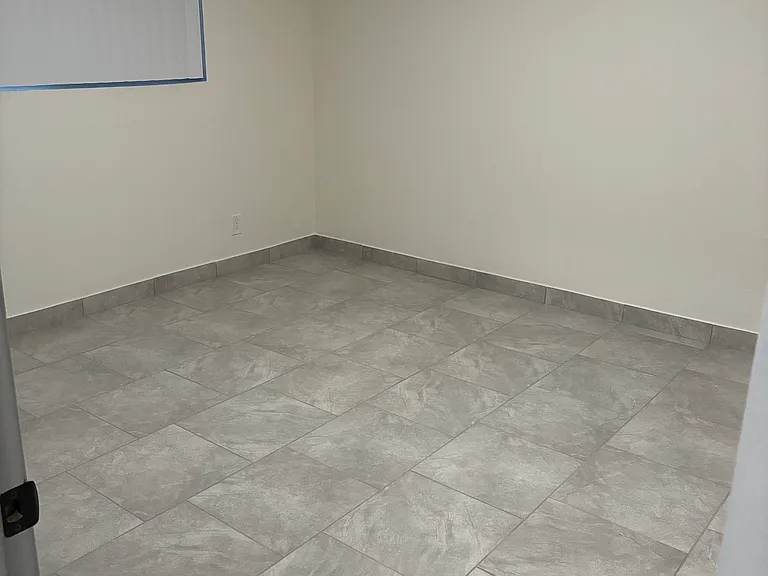 560 E Pleasant St #8 — Photo 5