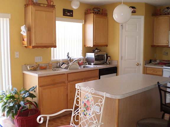 2nd image of 256 Pleasant Gardens Dr