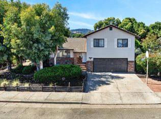 100 Roan Ct, Cloverdale, CA 95425