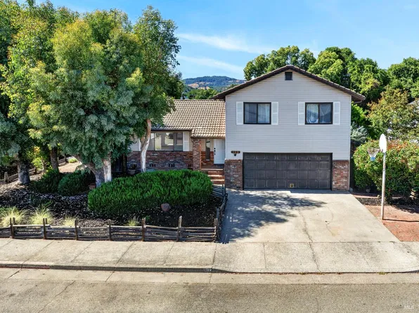 100 Roan Court, Cloverdale, CA 95425