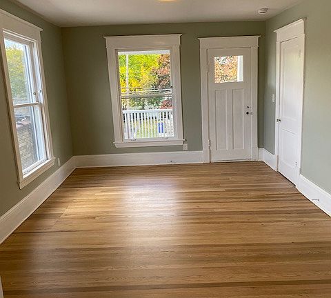 2nd image of 211 Diamond Ave SE
