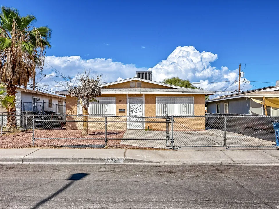 1272 Lawry Ave