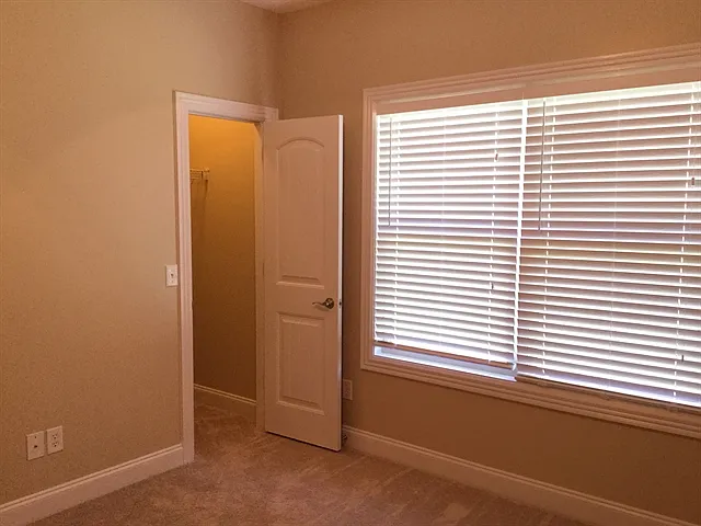 106 Spencer Spgs — Photo 11