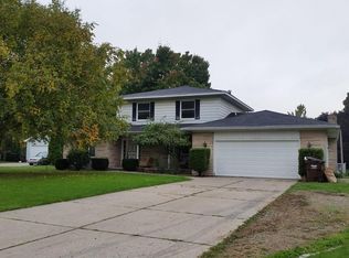 414 Leland Pl, Lansing, MI 48917