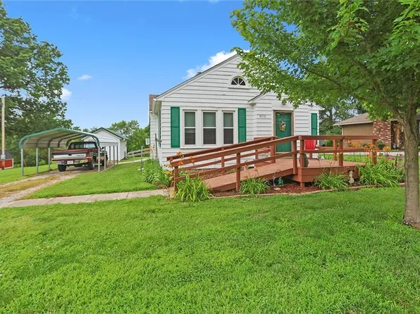 8510 Pratt Rd, Atchison, KS 66002